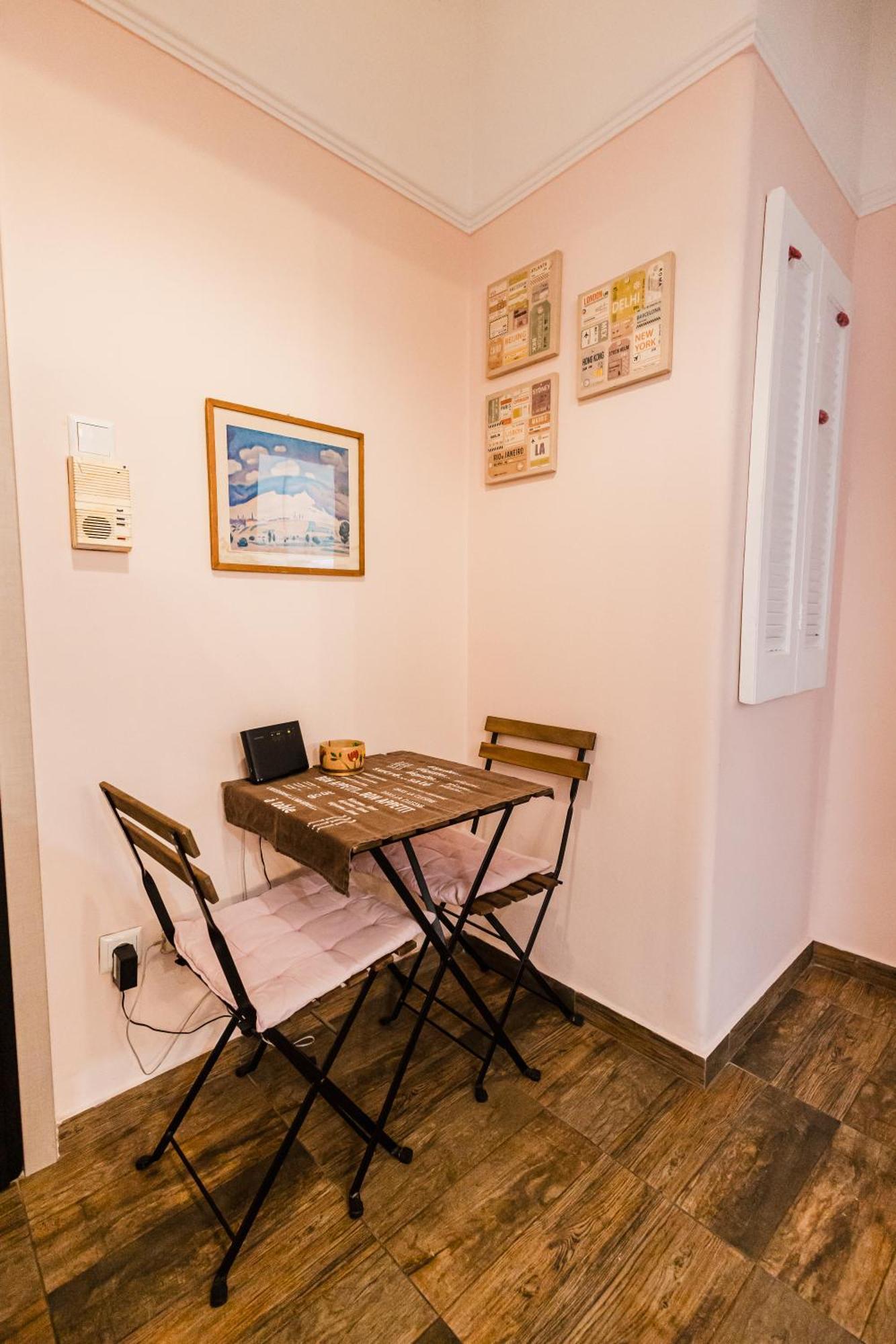 Cozy Place Near Acropolis! Athens