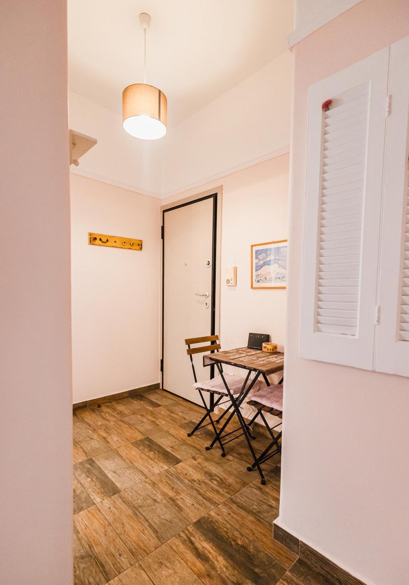 Cozy Place Near Acropolis! Apartment Athens
